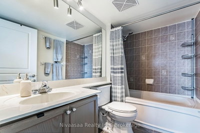 300 Ray Lawson Brampton,ON L6Y 5H5 — Photo 28