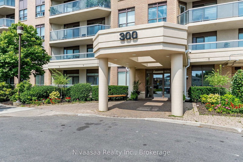 300 Ray Lawson Brampton,ON L6Y 5H5 — Photo 4