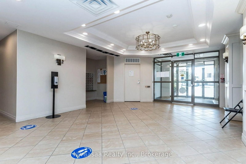 300 Ray Lawson Brampton,ON L6Y 5H5 — Photo 6
