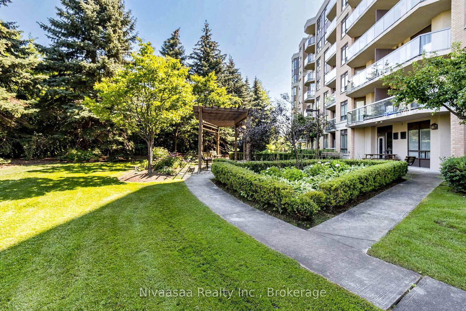 300 Ray Lawson Boulevard • #514 • Brampton, ON photo 9