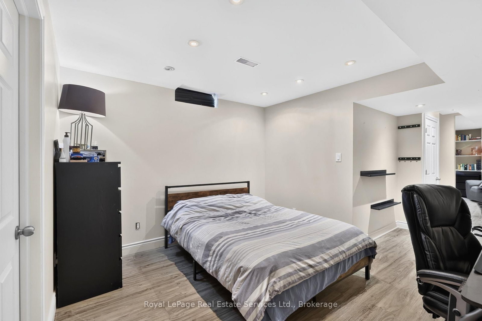 3071 Rotary Way E • Burlington, ON photo 27