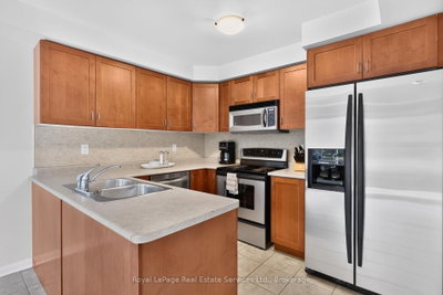 3071 Rotary Way E • Burlington, ON photo 8