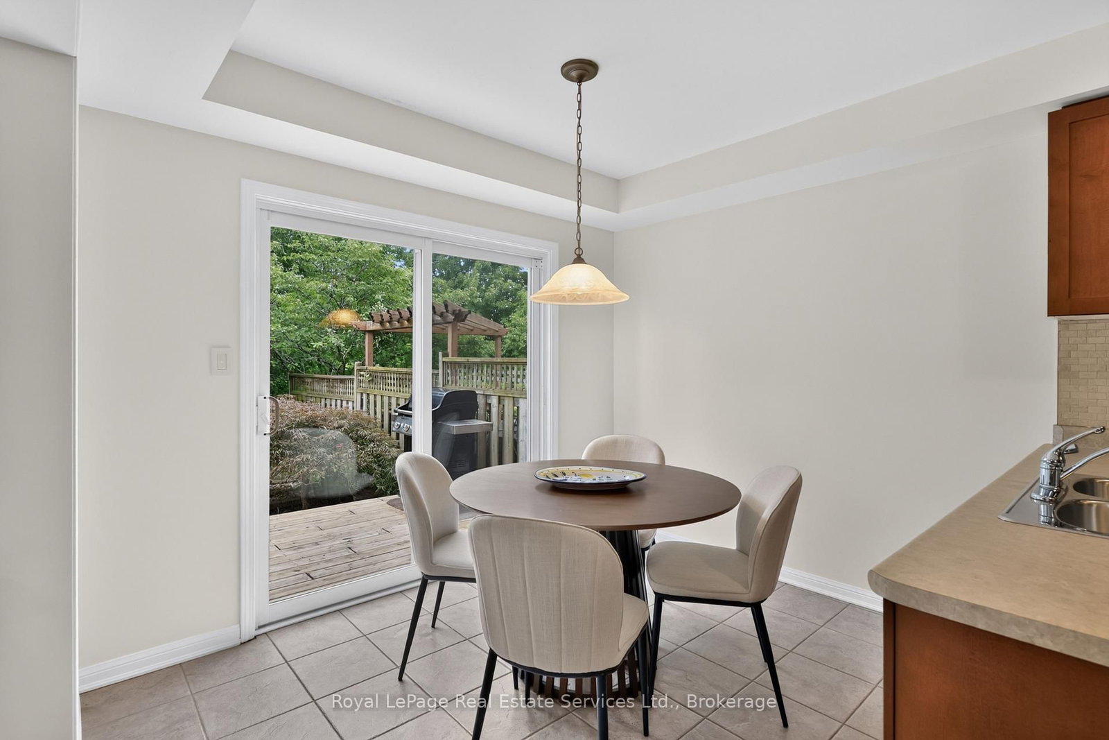 3071 Rotary Way E • Burlington, ON photo 9