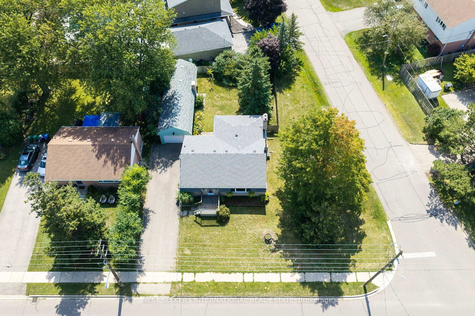 92 Ellwood Drive • Caledon, ON photo 6