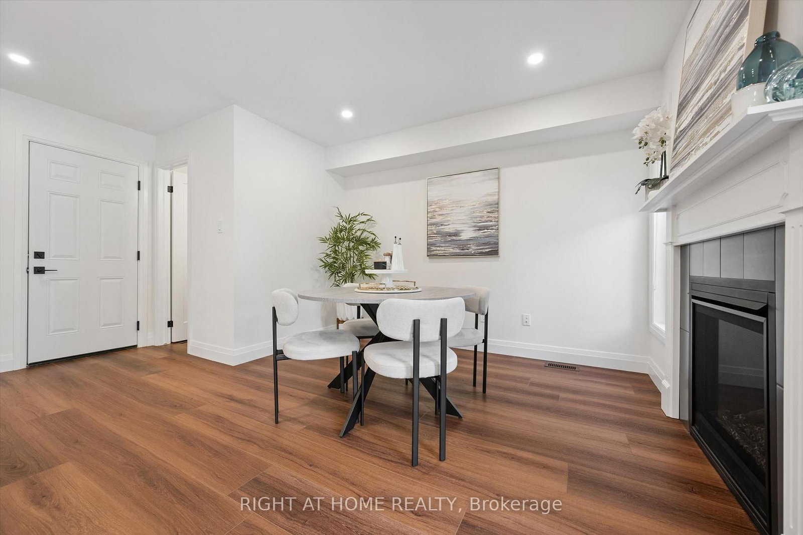 2294 Seton Crescent • Burlington, ON photo 10