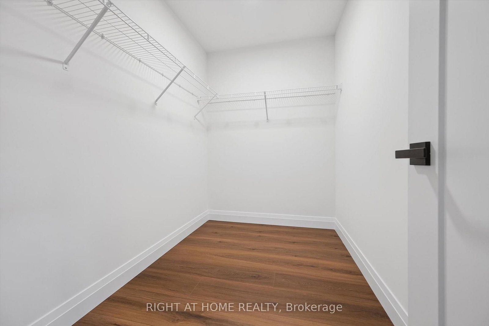 2294 Seton Crescent • Burlington, ON photo 24