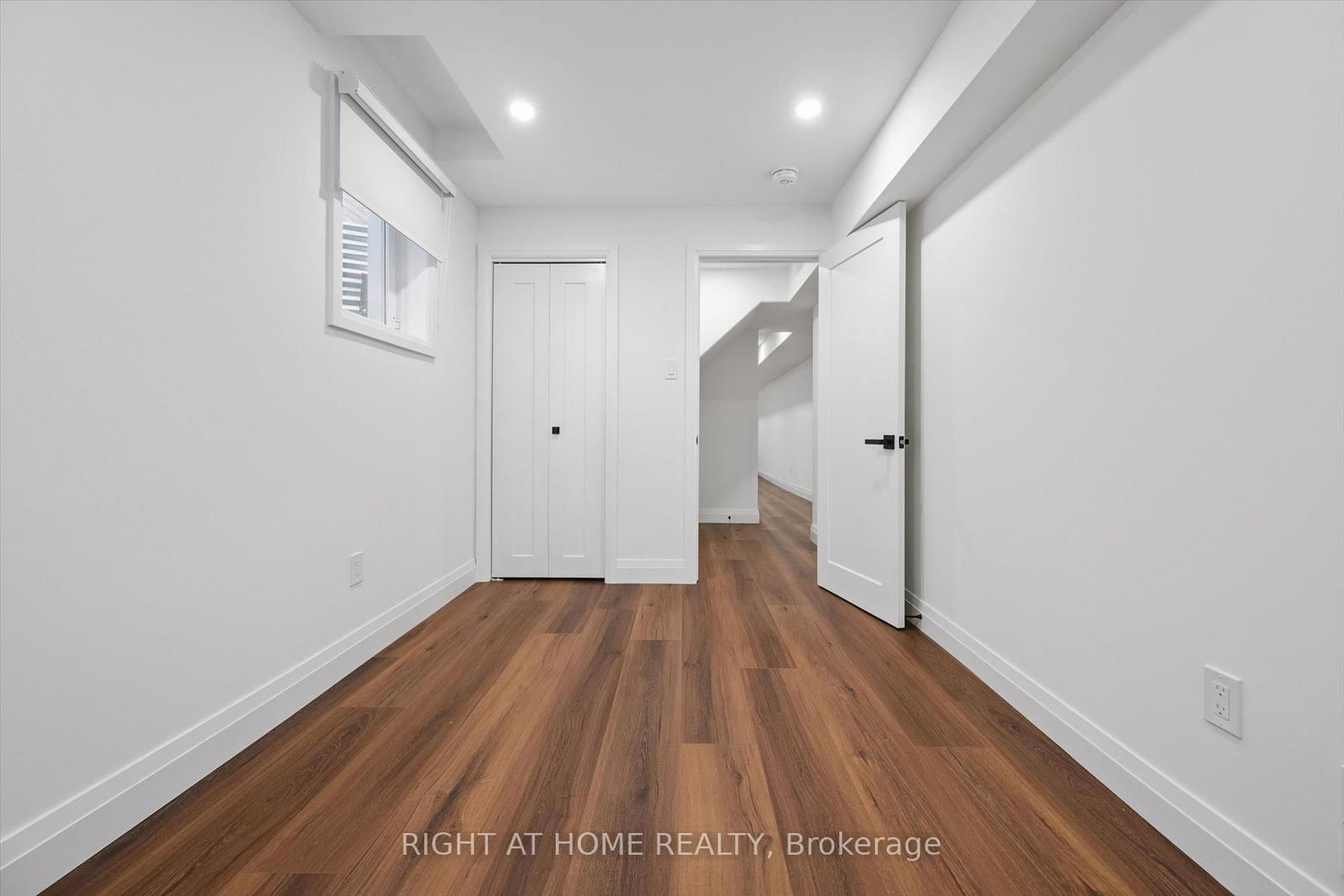 2294 Seton Crescent • Burlington, ON photo 38