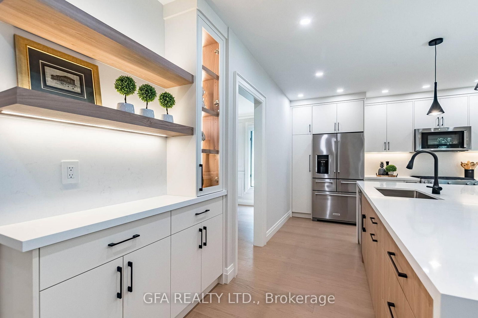 1027 Masters Green • Oakville, ON photo 14