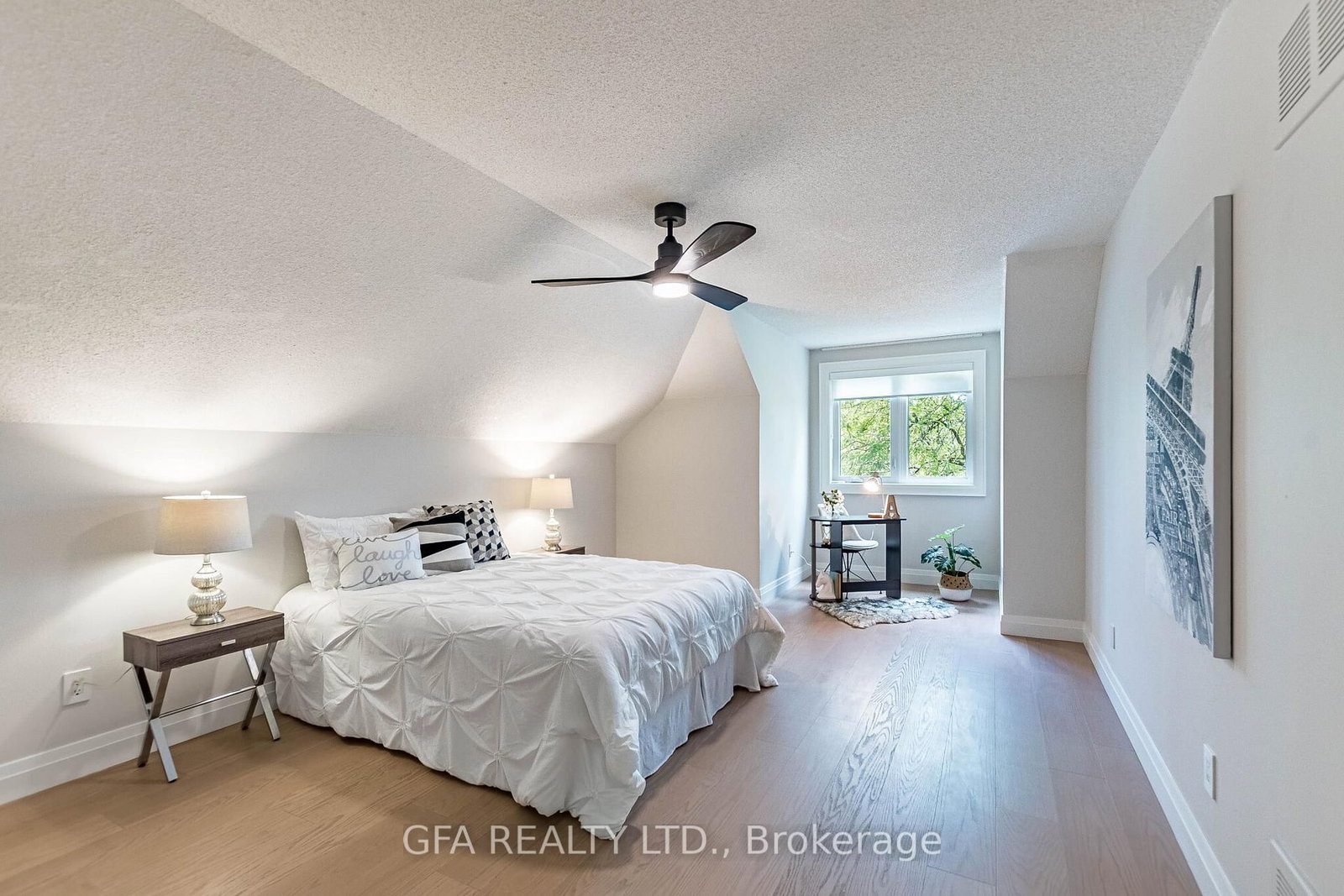 1027 Masters Green • Oakville, ON photo 31