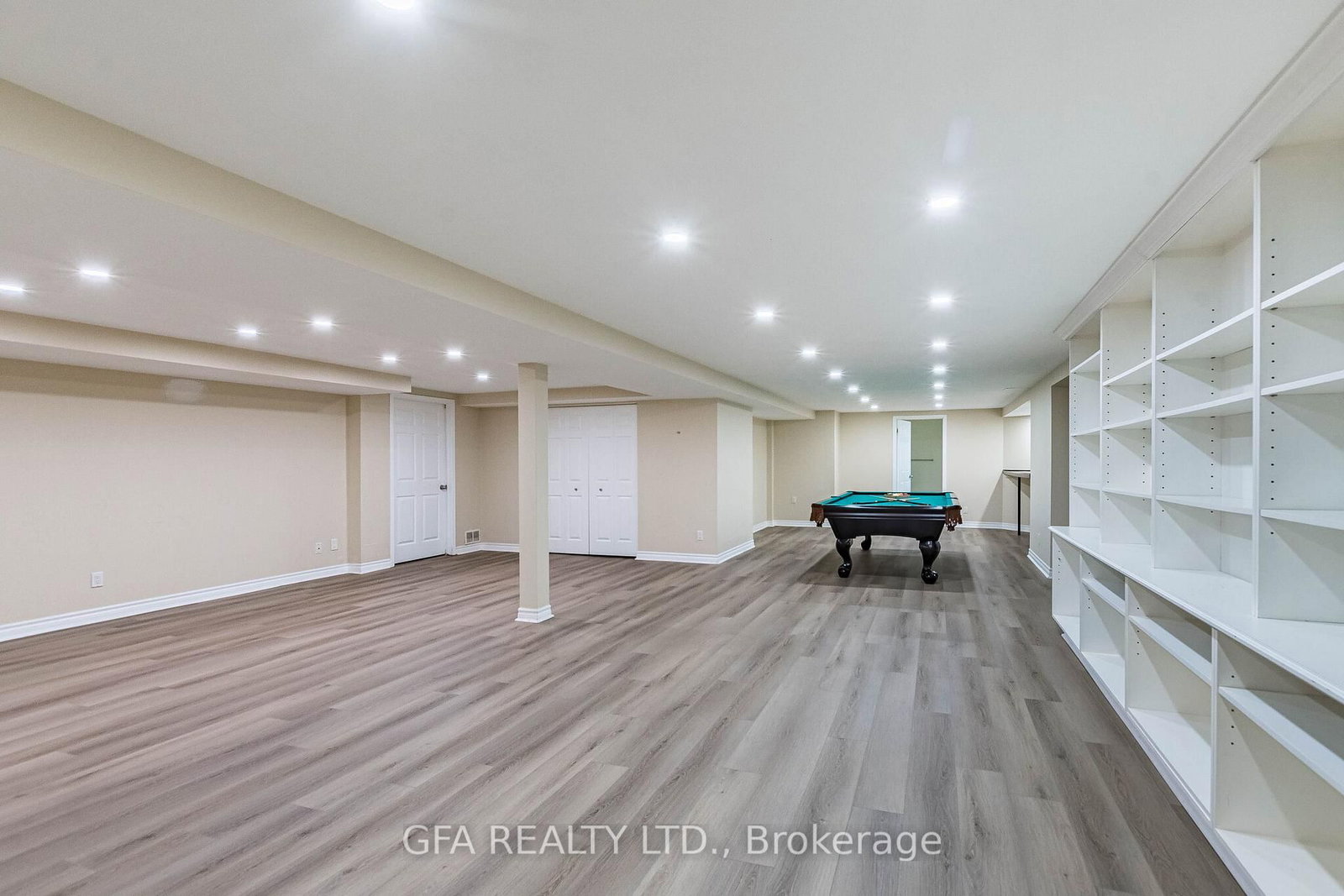 1027 Masters Green • Oakville, ON photo 38