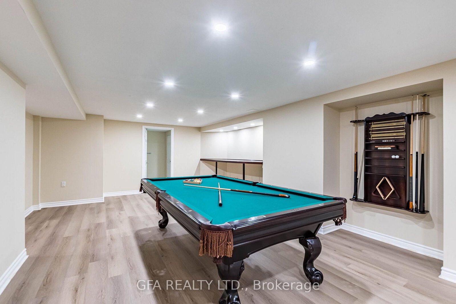 1027 Masters Green • Oakville, ON photo 39