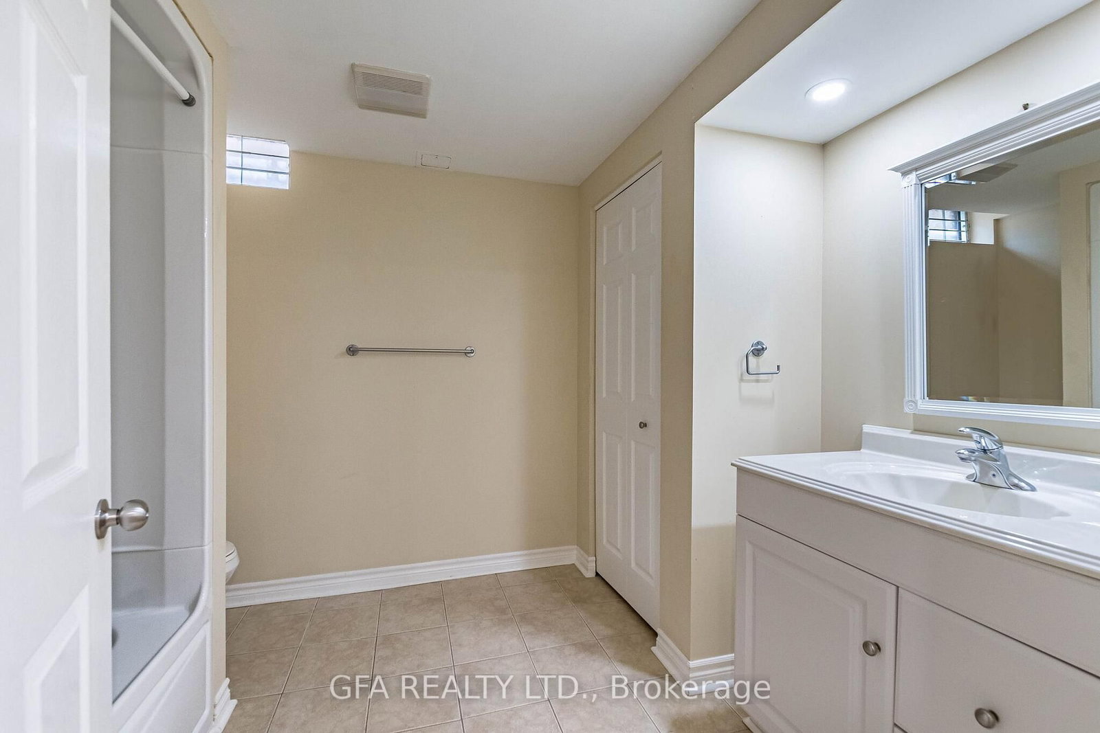 1027 Masters Green • Oakville, ON photo 40