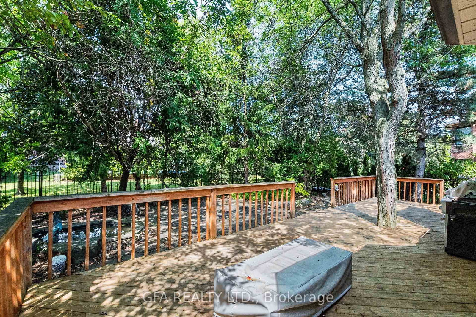 1027 Masters Green • Oakville, ON photo 44