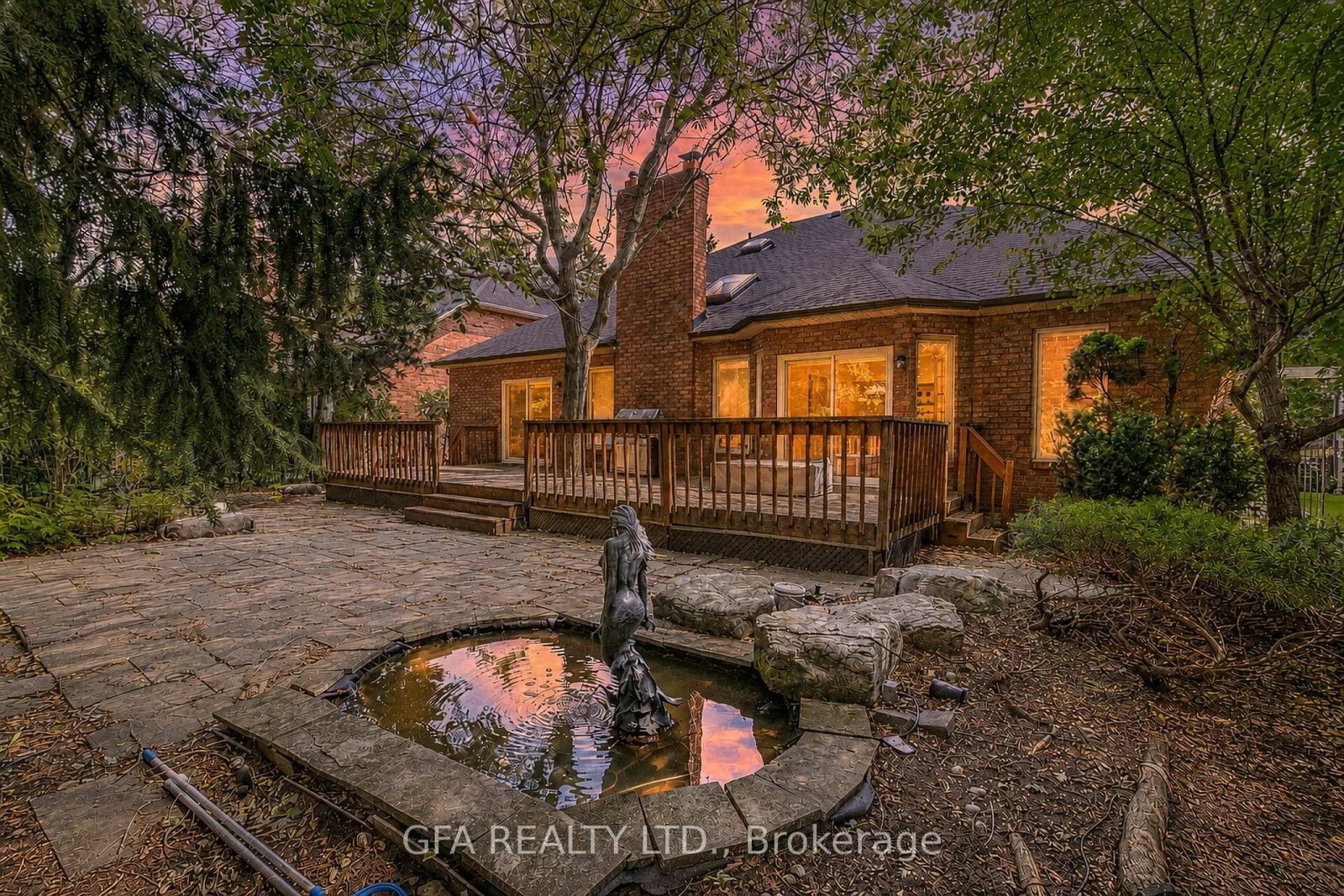 1027 Masters Green • Oakville, ON photo 47