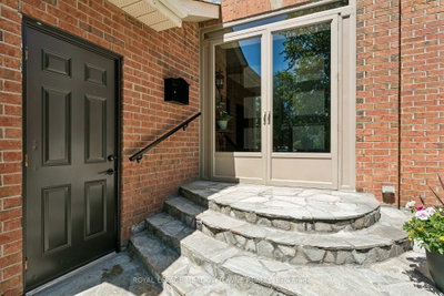 3170 Plum Tree Crescent • Mississauga, ON photo 3