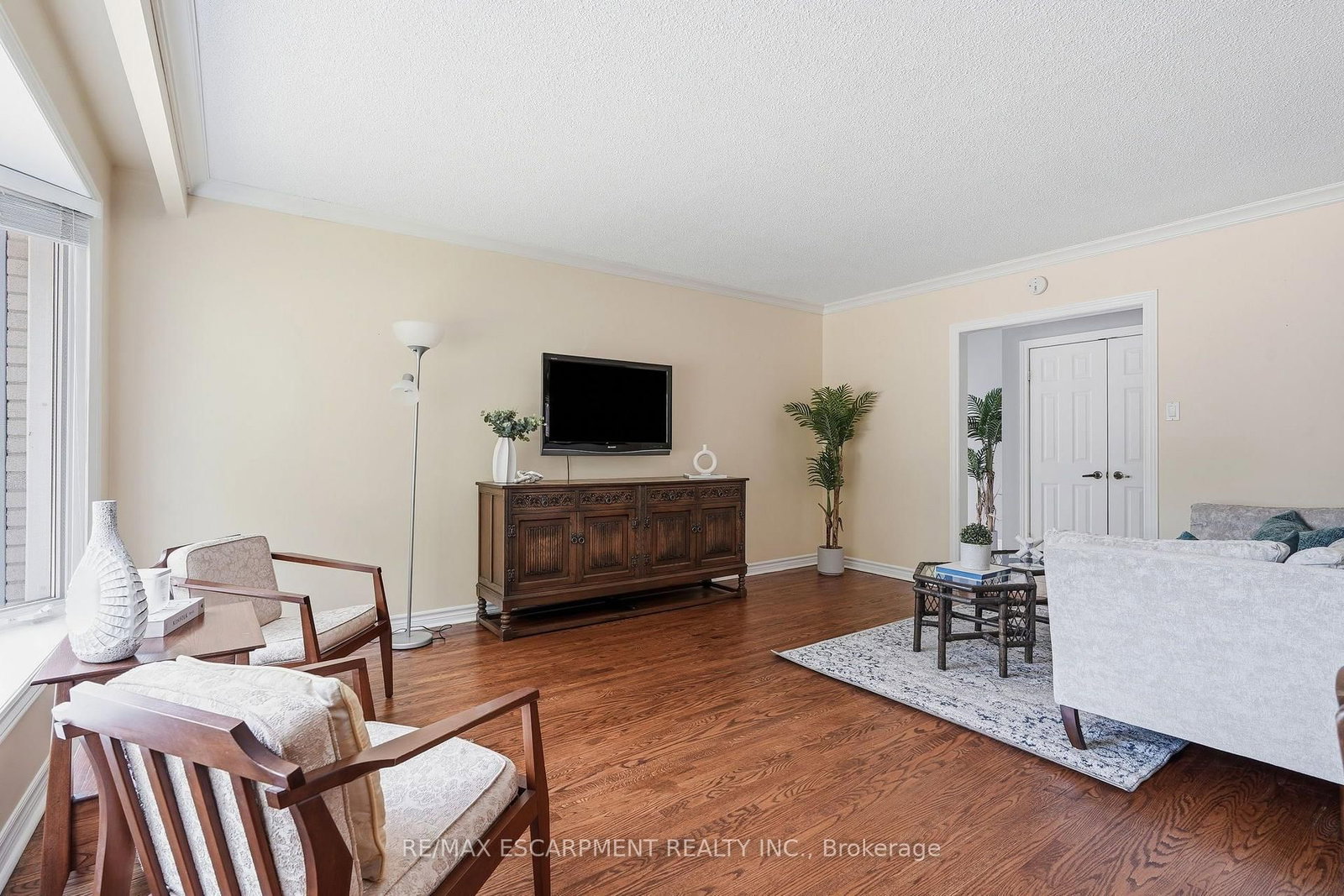 616 Mullin Way • Burlington, ON photo 12