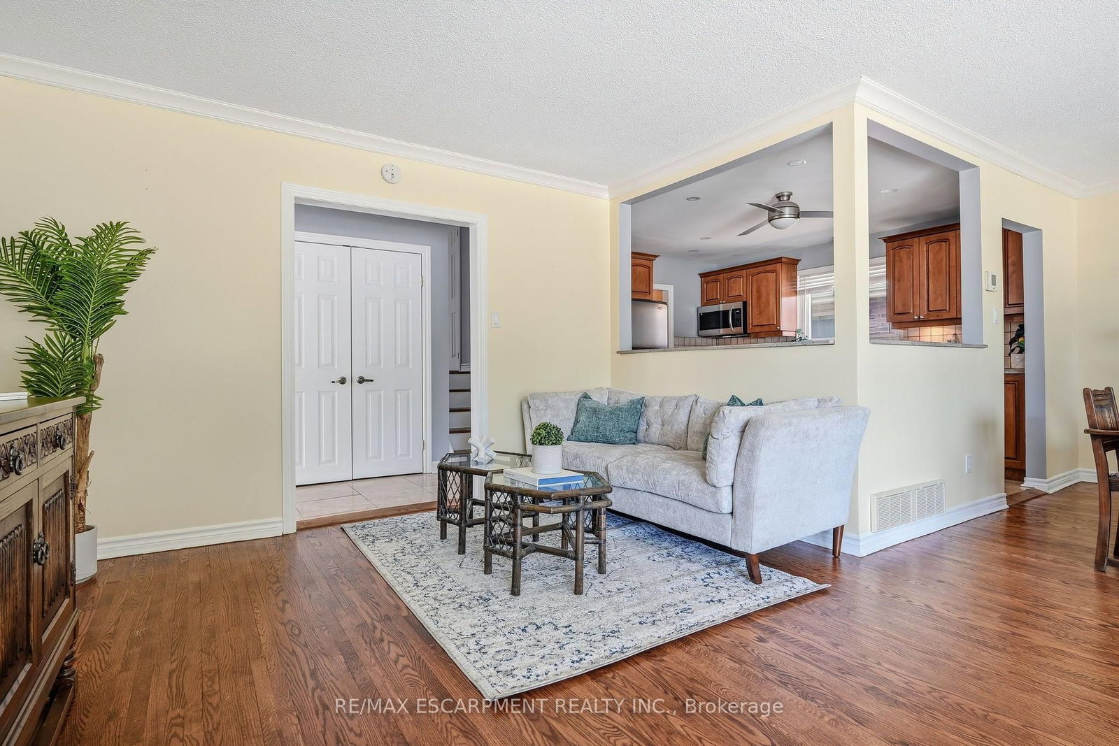 616 Mullin Way • Burlington, ON photo 13