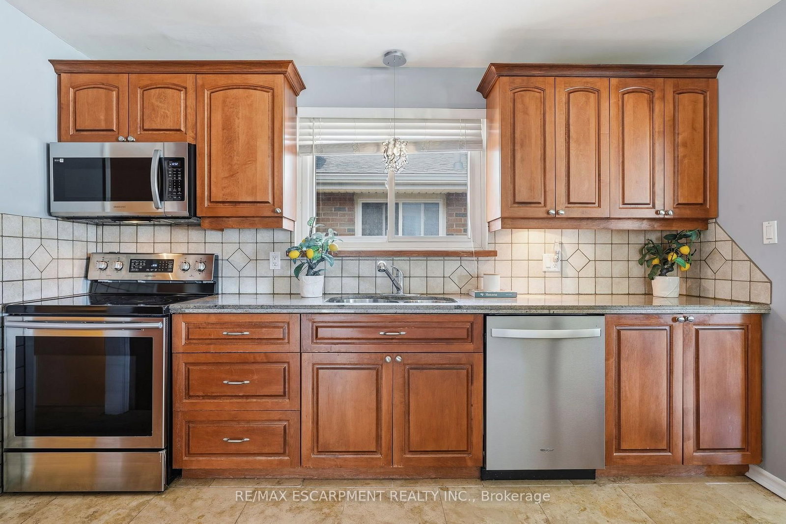 616 Mullin Way • Burlington, ON photo 17