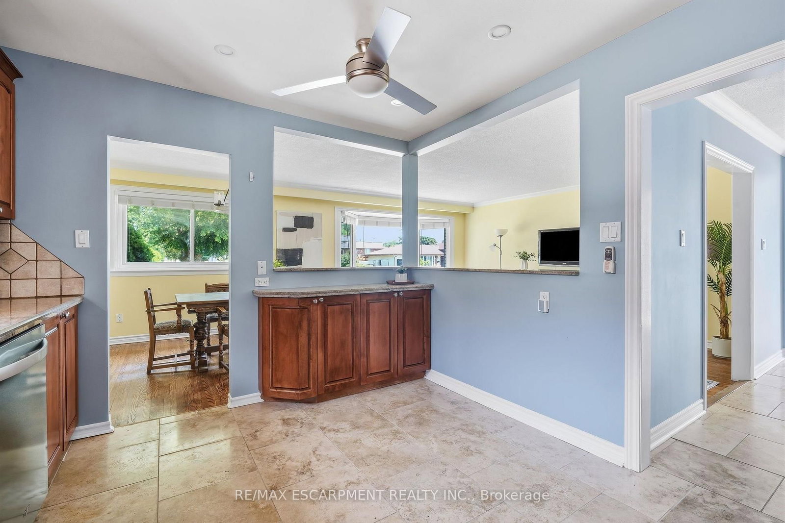 616 Mullin Way • Burlington, ON photo 18