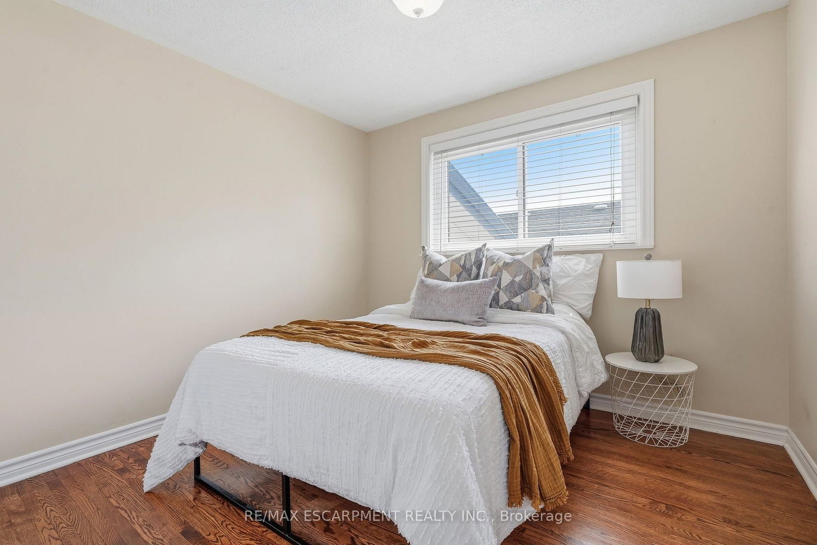 616 Mullin Way • Burlington, ON photo 24