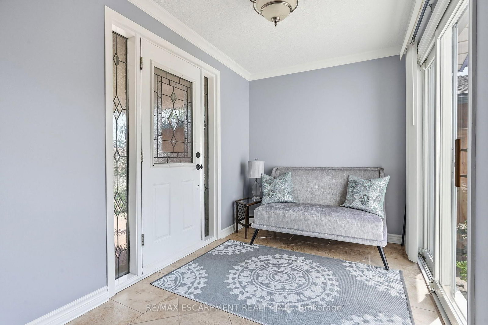 616 Mullin Way • Burlington, ON photo 6