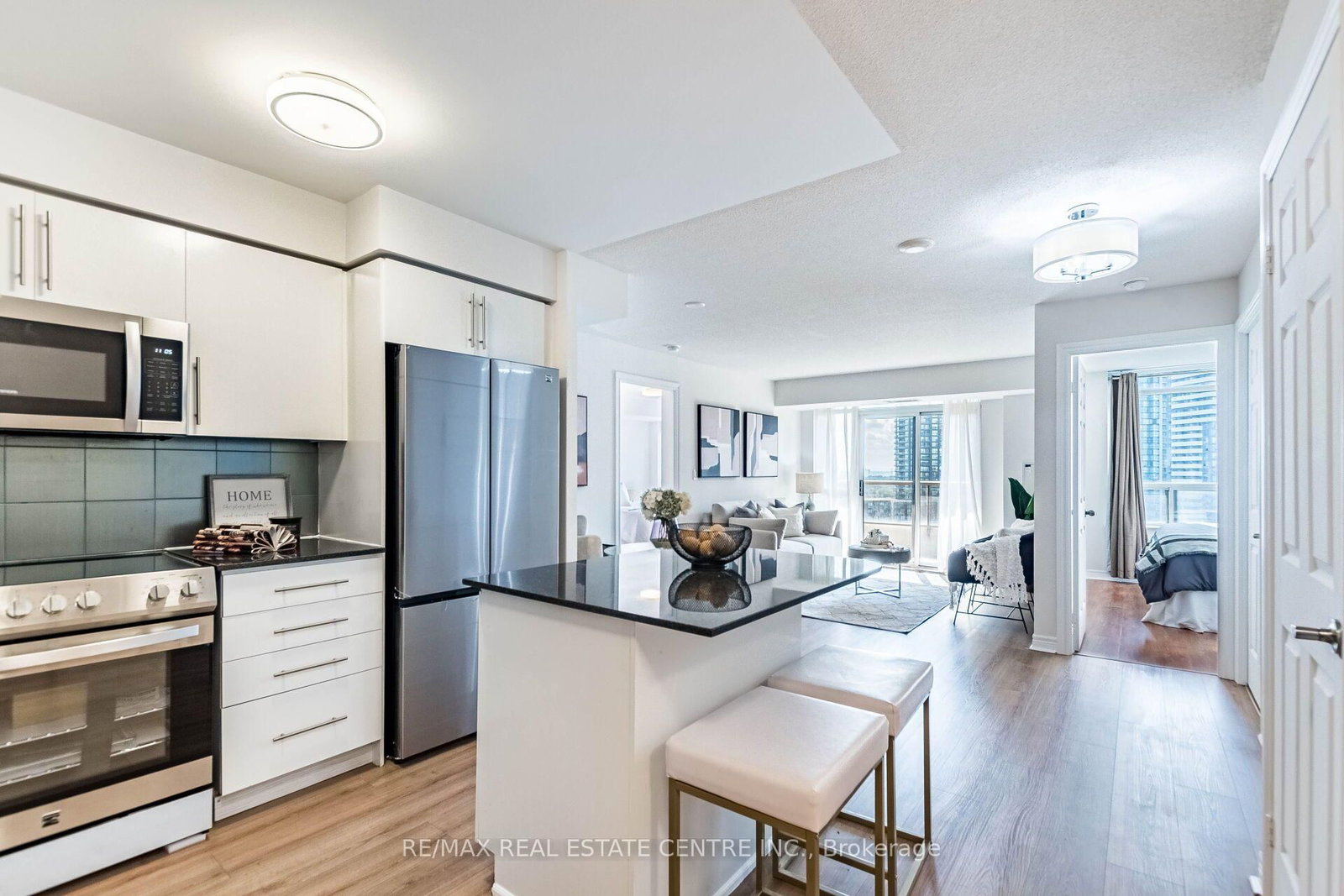 310 Burnhamthorpe Road W • #1701 • Mississauga, ON photo 10