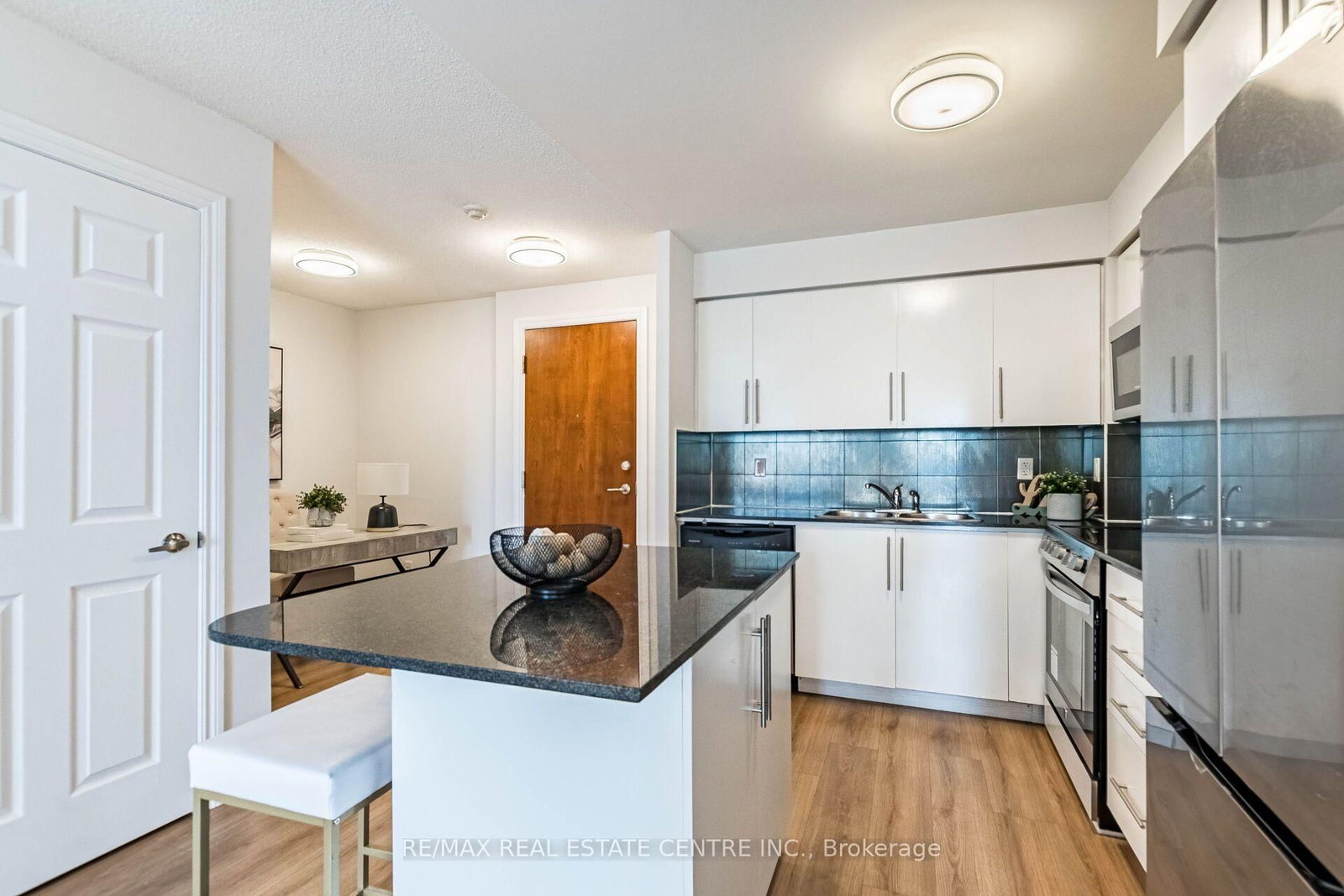 310 Burnhamthorpe Road W • #1701 • Mississauga, ON photo 12