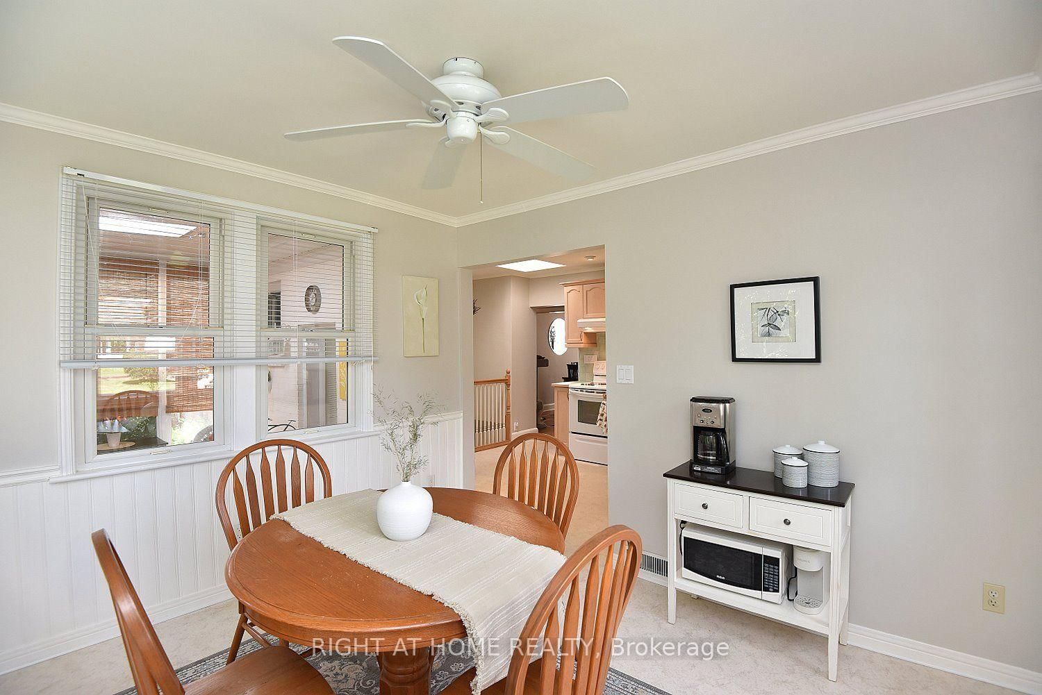 936 Boothman Avenue • Burlington, ON photo 13