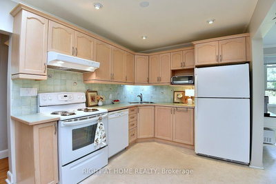 936 Boothman Avenue • Burlington, ON photo 9
