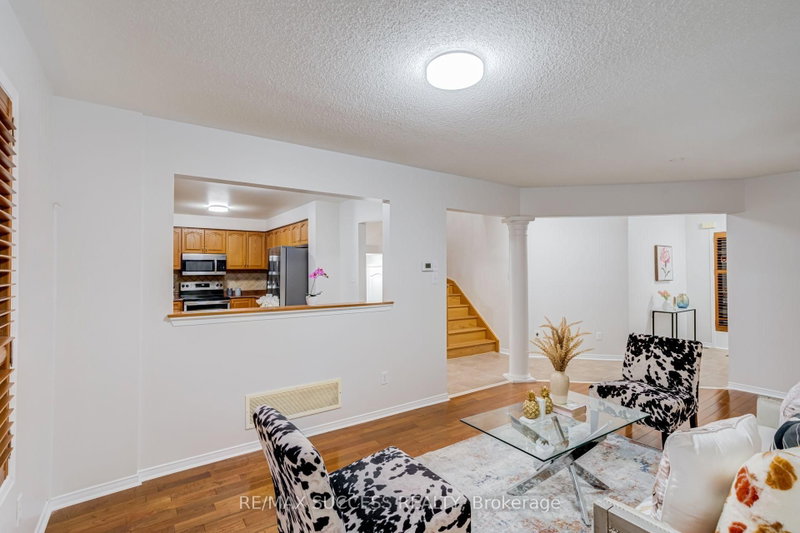 54 Ferncroft Brampton,ON L7A 3C8 — Photo 9