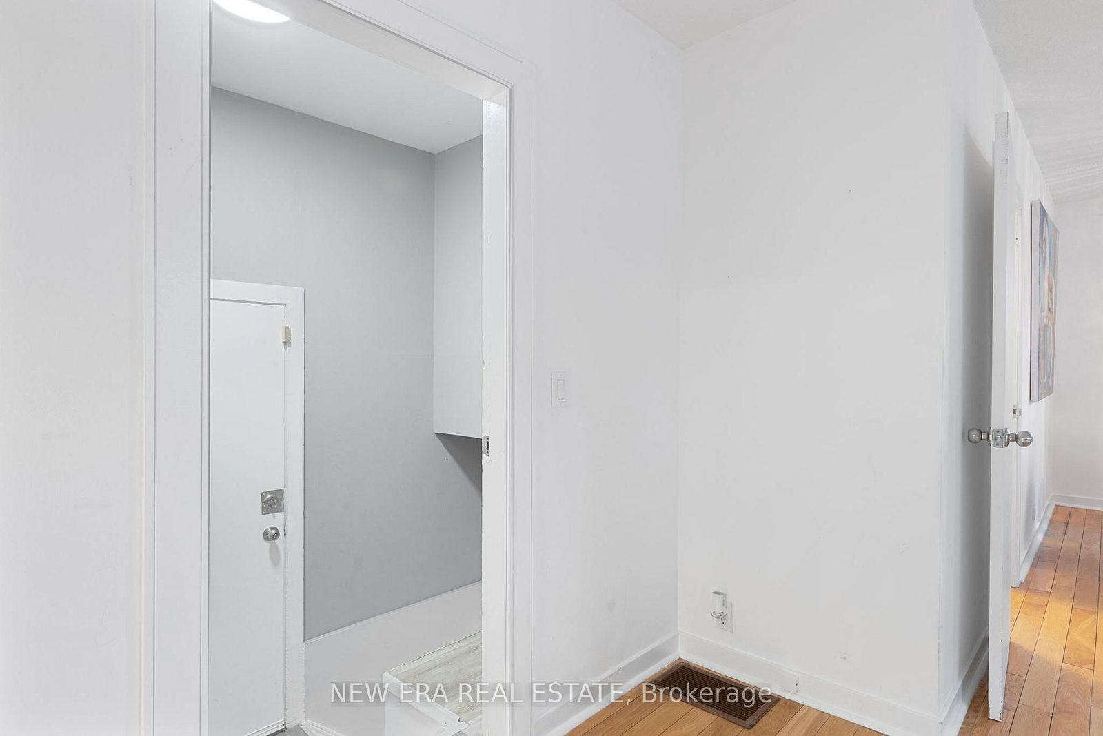 4246 Bloor Street W • Toronto, ON photo 24
