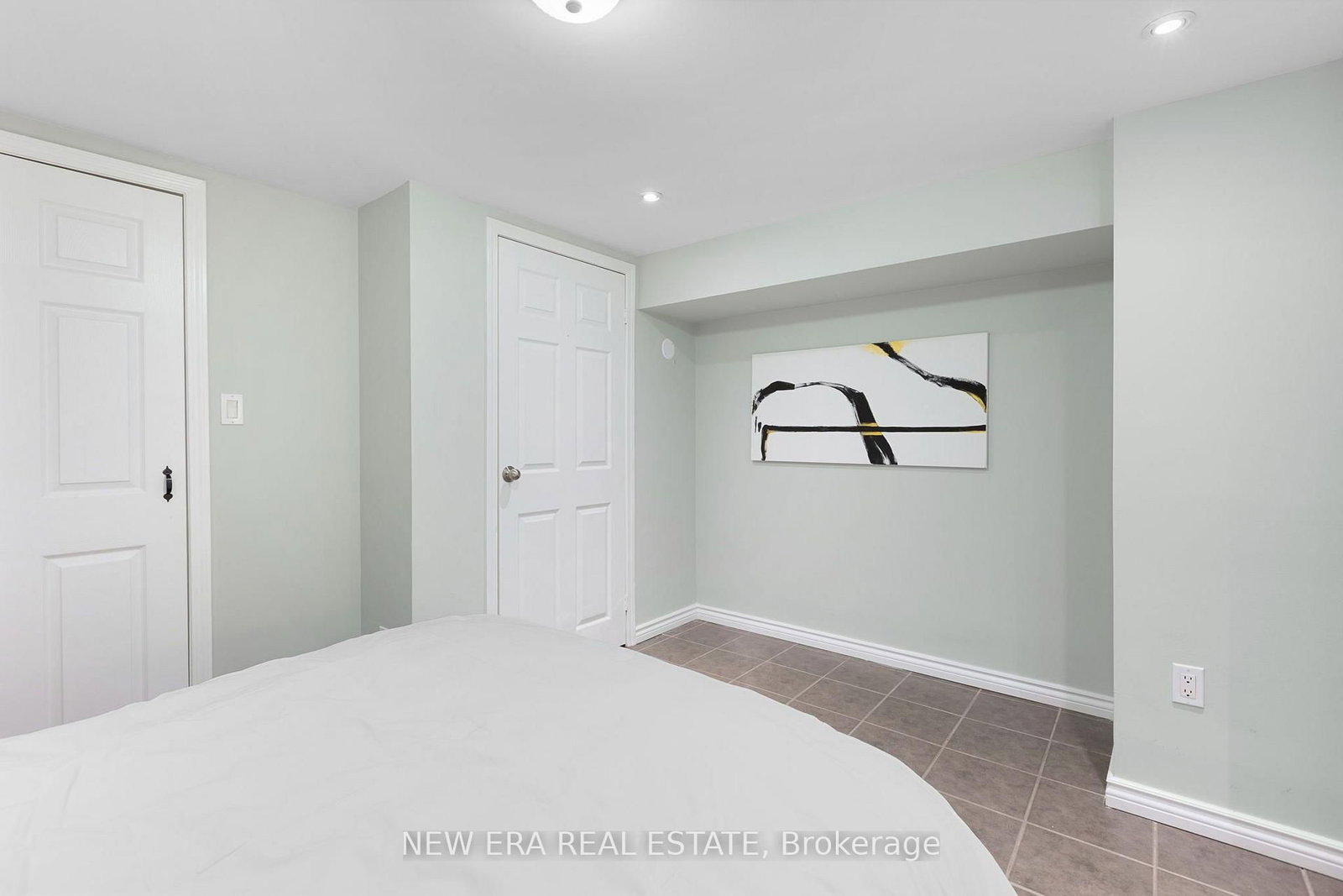 4246 Bloor Street W • Toronto, ON photo 37
