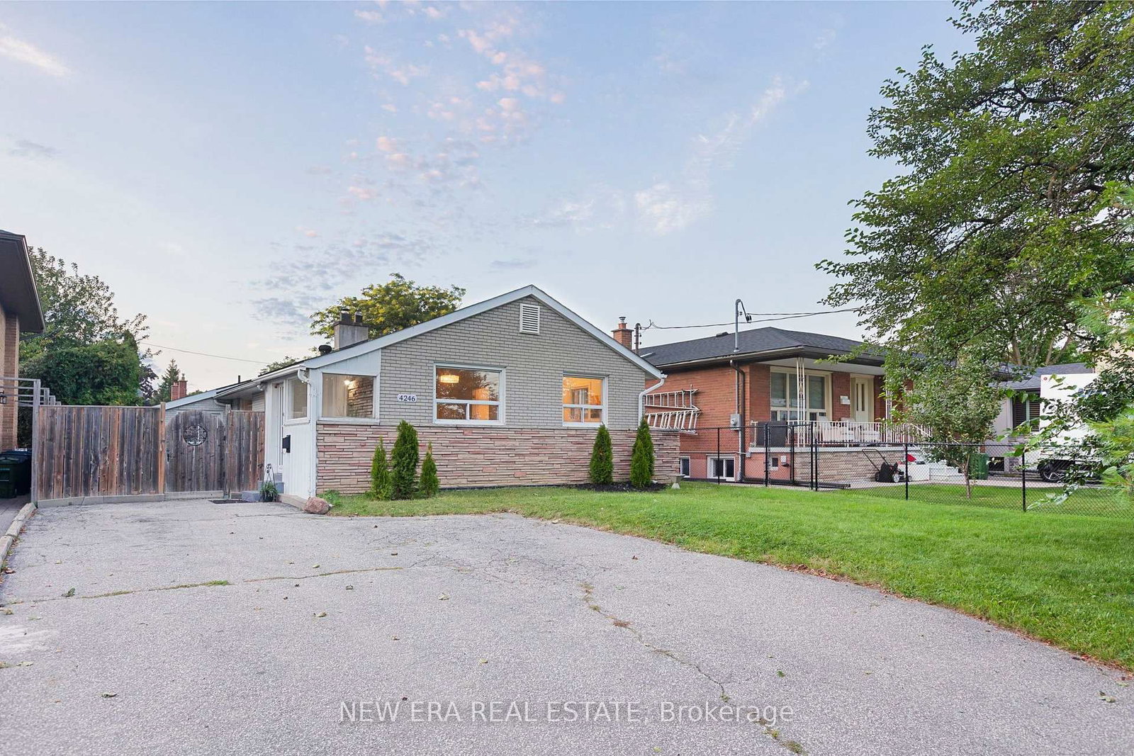 4246 Bloor Street W • Toronto, ON photo 49