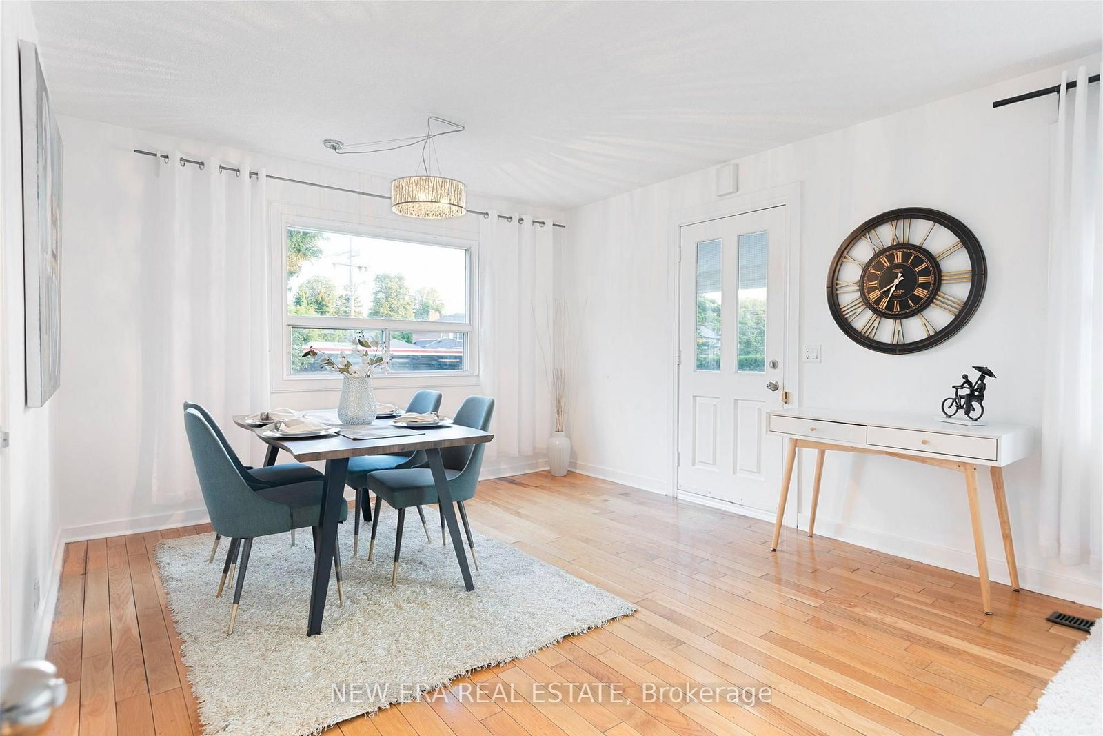 4246 Bloor Street W • Toronto, ON photo 8