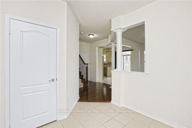 8 Arrowstone Court • Brampton, ON photo 5