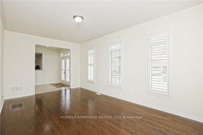 8 Arrowstone Court • Brampton, ON photo 6