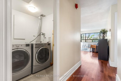 1275 Cornerbrook Mississauga,ON L5C 3J3 — Photo 25