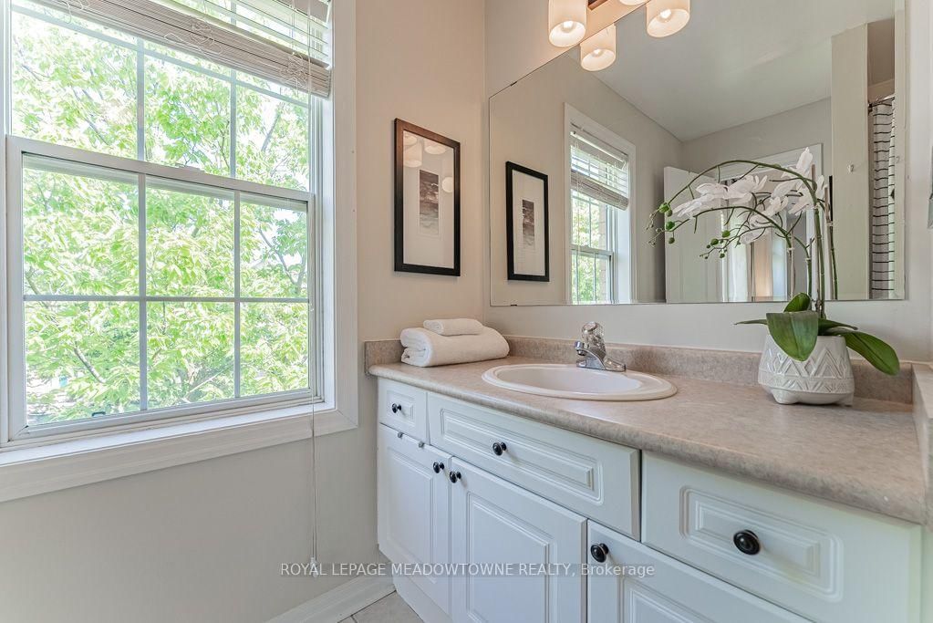 1116 Barclay Circle • Milton, ON photo 20