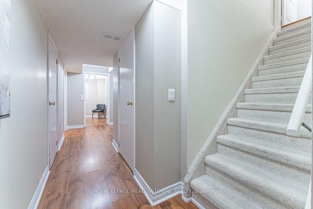 1116 Barclay Circle • Milton, ON photo 29