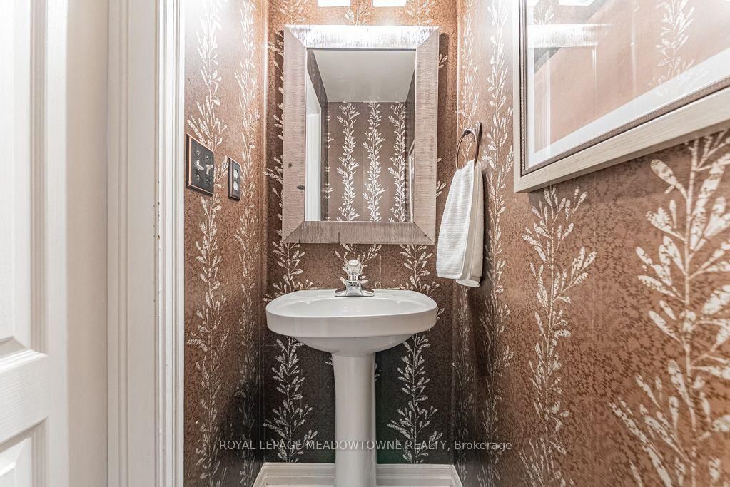1116 Barclay Circle • Milton, ON photo 35