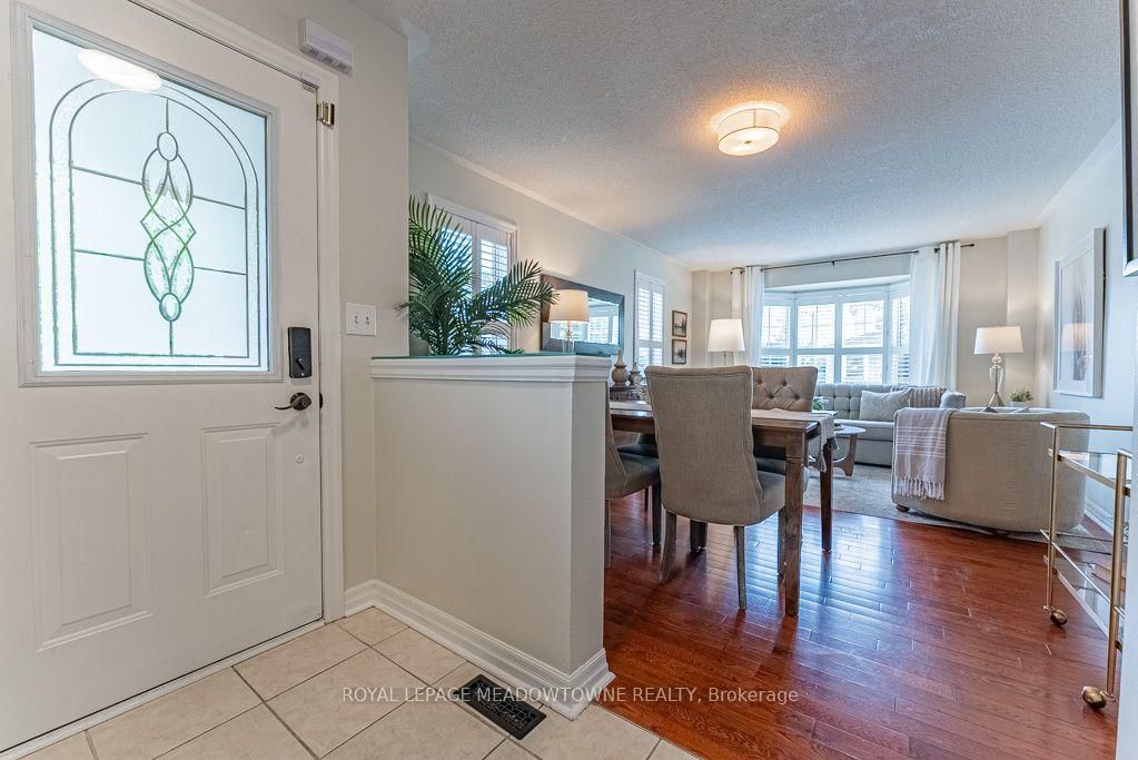 1116 Barclay Circle • Milton, ON photo 5