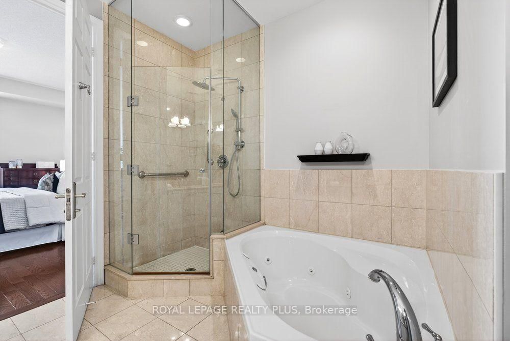 35 Kingsbridge Garden Circle • #TPH4 • Mississauga, ON photo 18