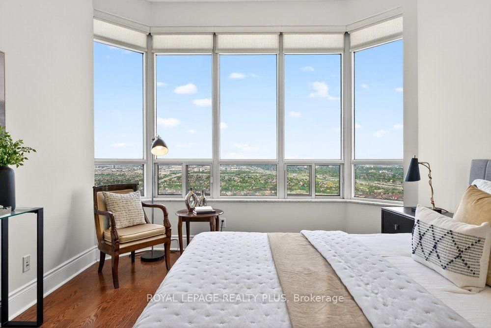 35 Kingsbridge Garden Circle • #TPH4 • Mississauga, ON photo 20