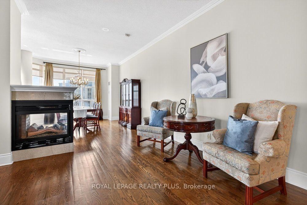 35 Kingsbridge Garden Circle • #TPH4 • Mississauga, ON photo 5