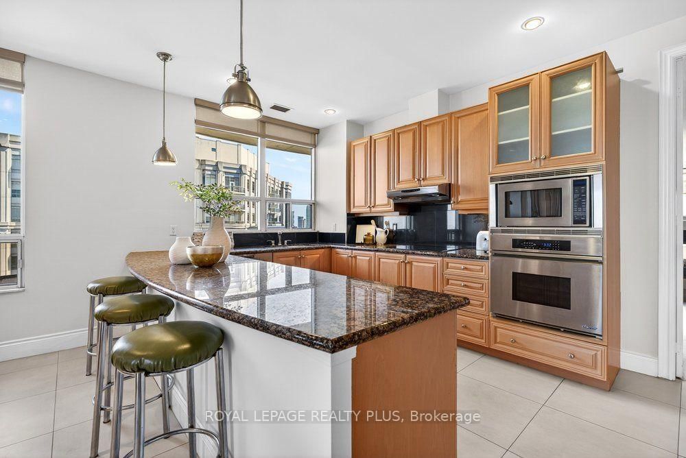 35 Kingsbridge Garden Circle • #TPH4 • Mississauga, ON photo 8