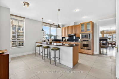 35 Kingsbridge Garden Circle • #TPH4 • Mississauga, ON photo 9