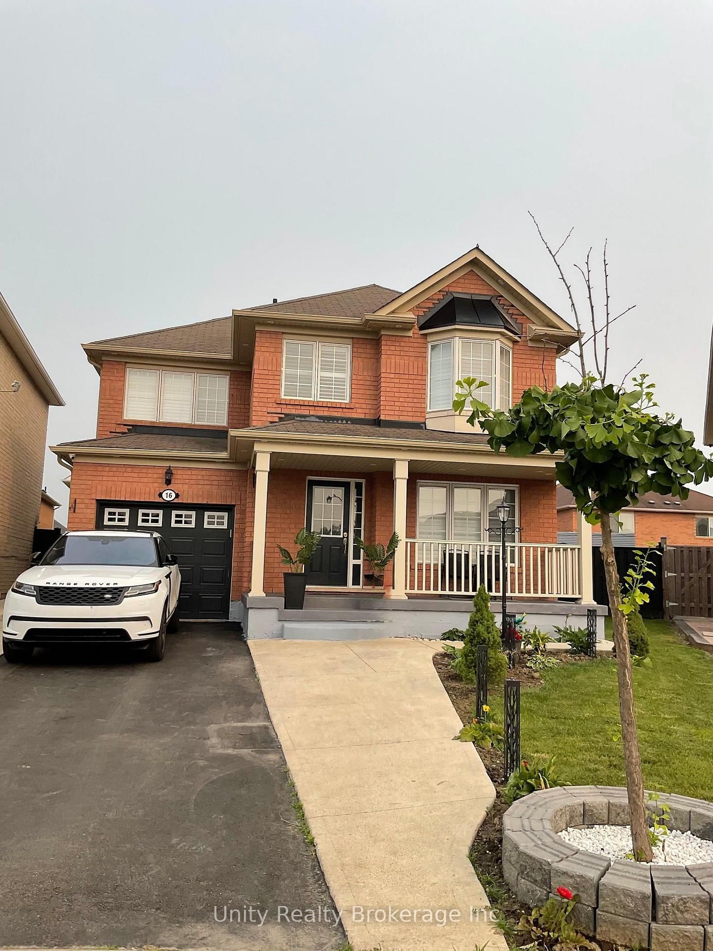 16 Benmore Crescent • Brampton, ON photo 2
