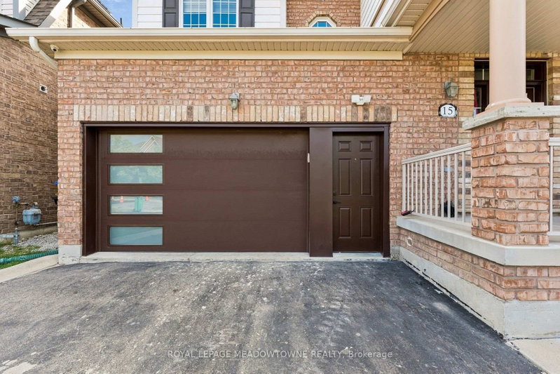 15 Learmont Avenue