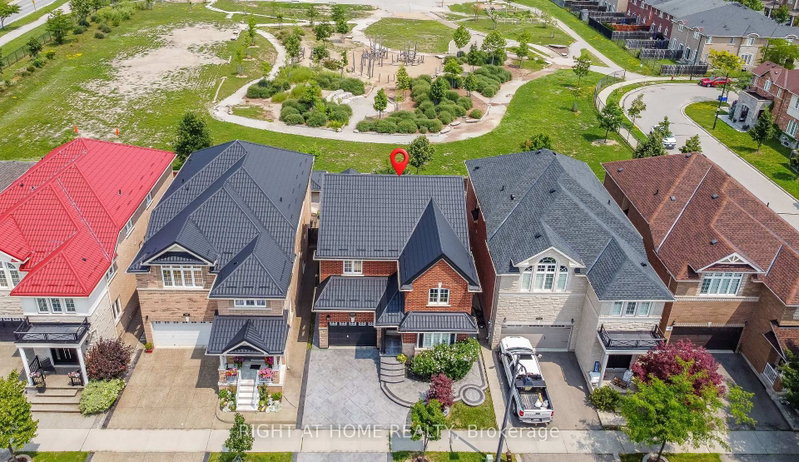 696 Caldwell Crescent