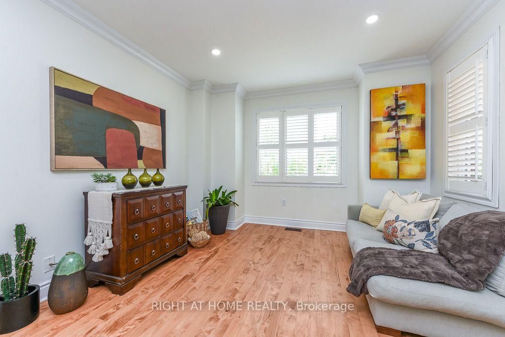 696 Caldwell Crescent • Milton, ON photo 7